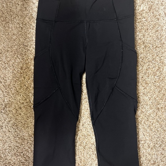 Lululemon Outrun 17" Crop Black - Picture 1 of 3